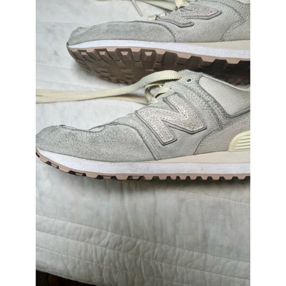 New Balance Women's 574 Gray Beige Sparkly Size 9 - Picture 2 of 8